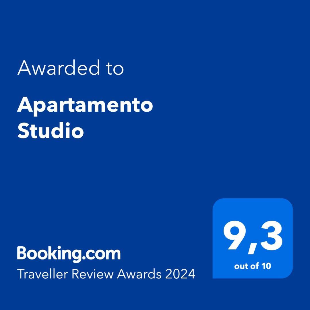 Apartamento Studio Apartment กูรีตีบา ภายนอก รูปภาพ
